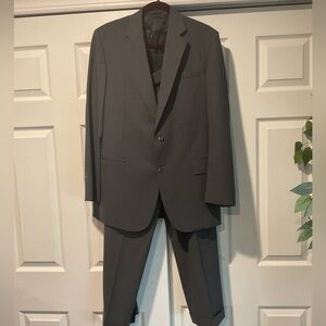 Brooks Brothers Madison BrooksCool Full Canvas Gray 2-Pc Wool Suit Jacket Pants